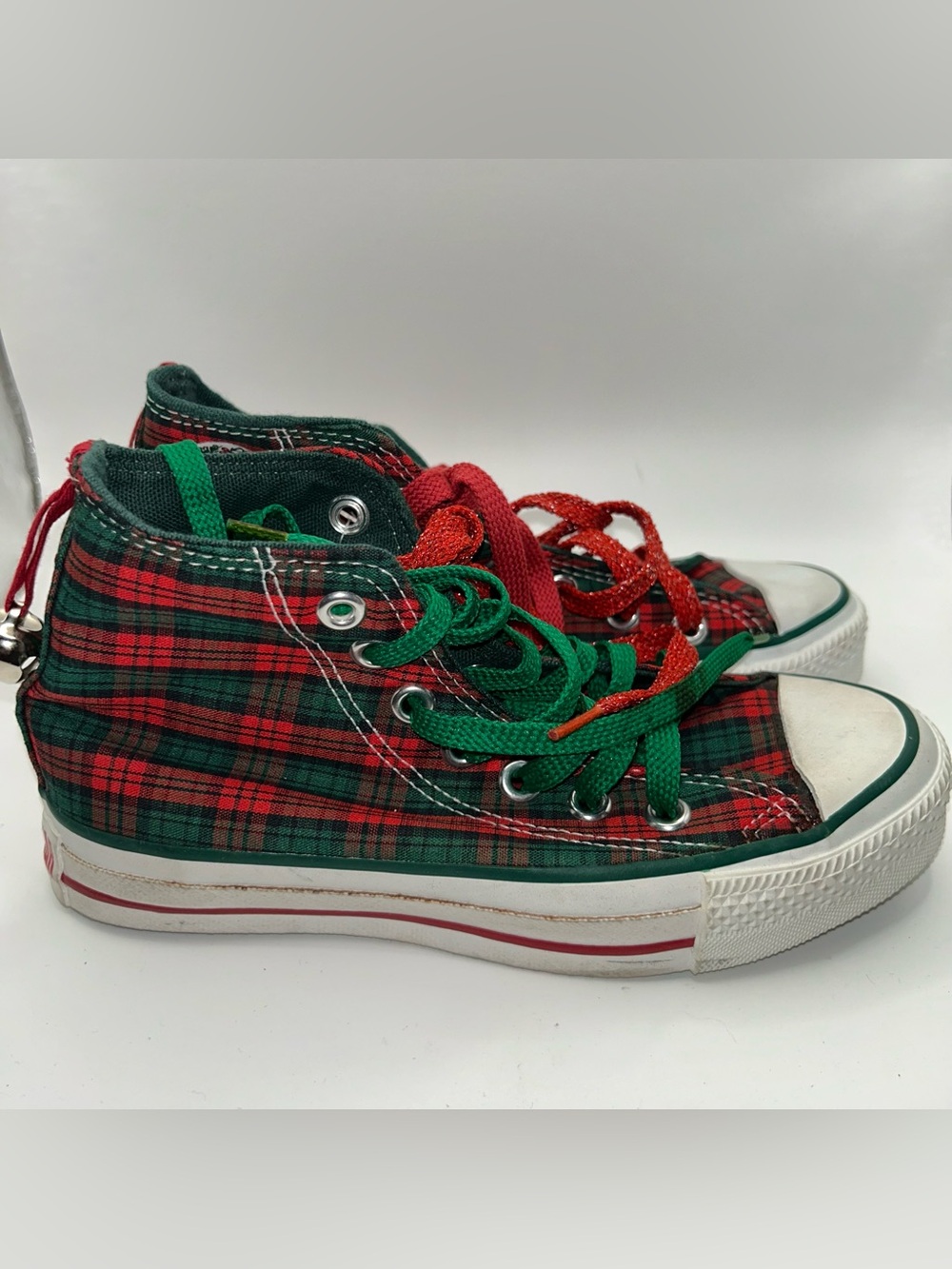 Vintage rare Christmas bells hi top chuck taylors